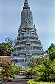 Phnom Penh - Silver Pagoda compound, king Norodom Stupa